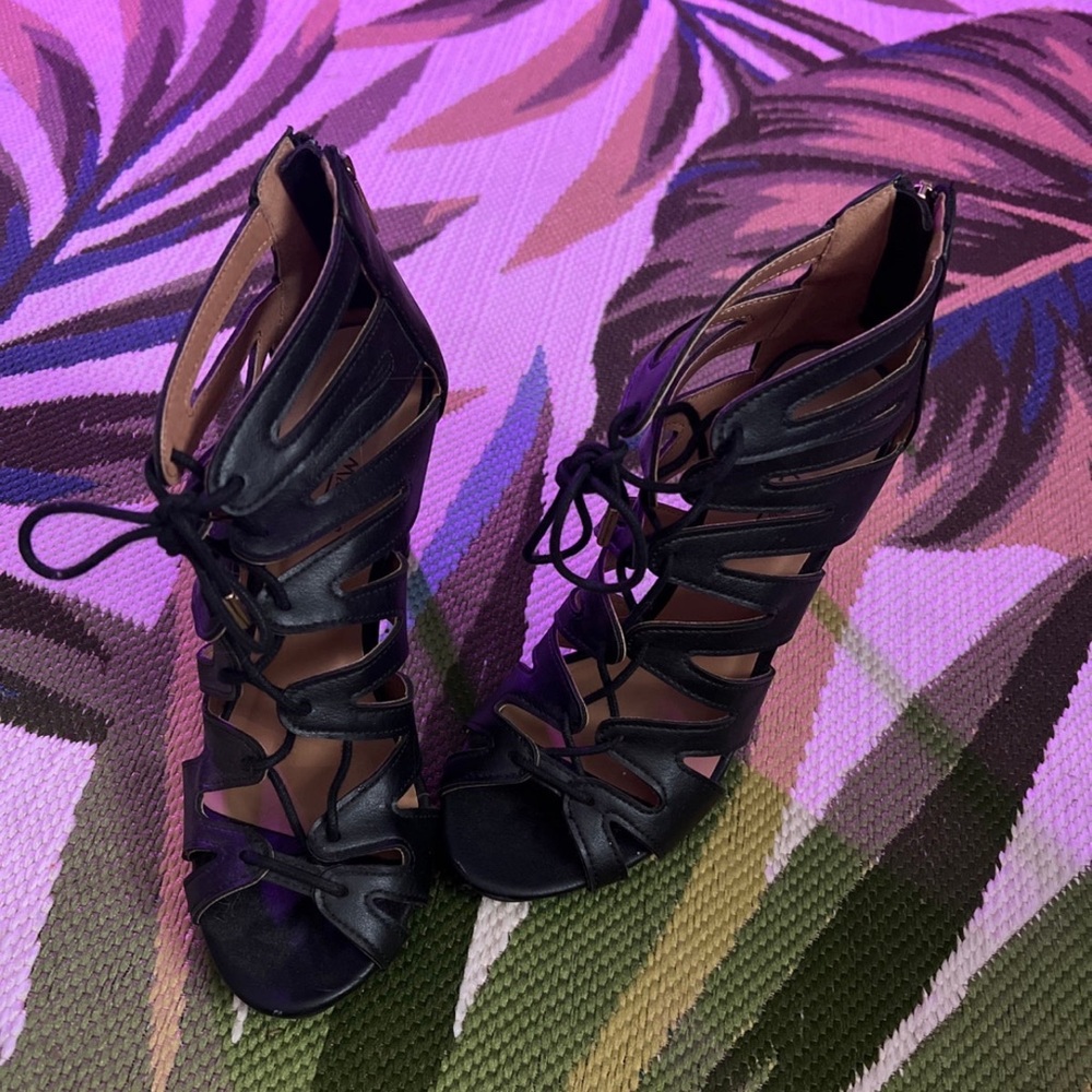 Black heels size 7
